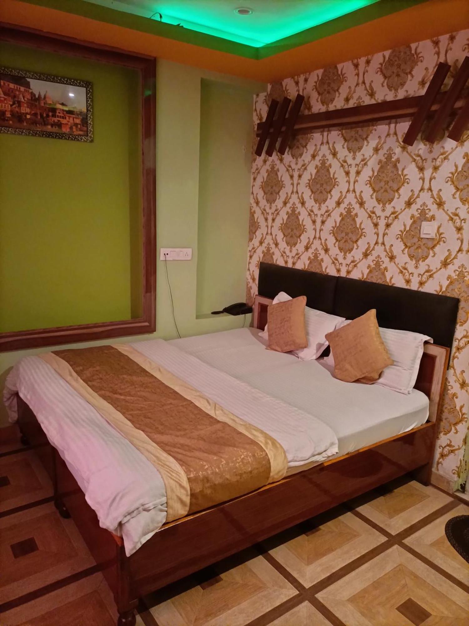 Hotel Picasso Varanasi Prime Location Экстерьер фото