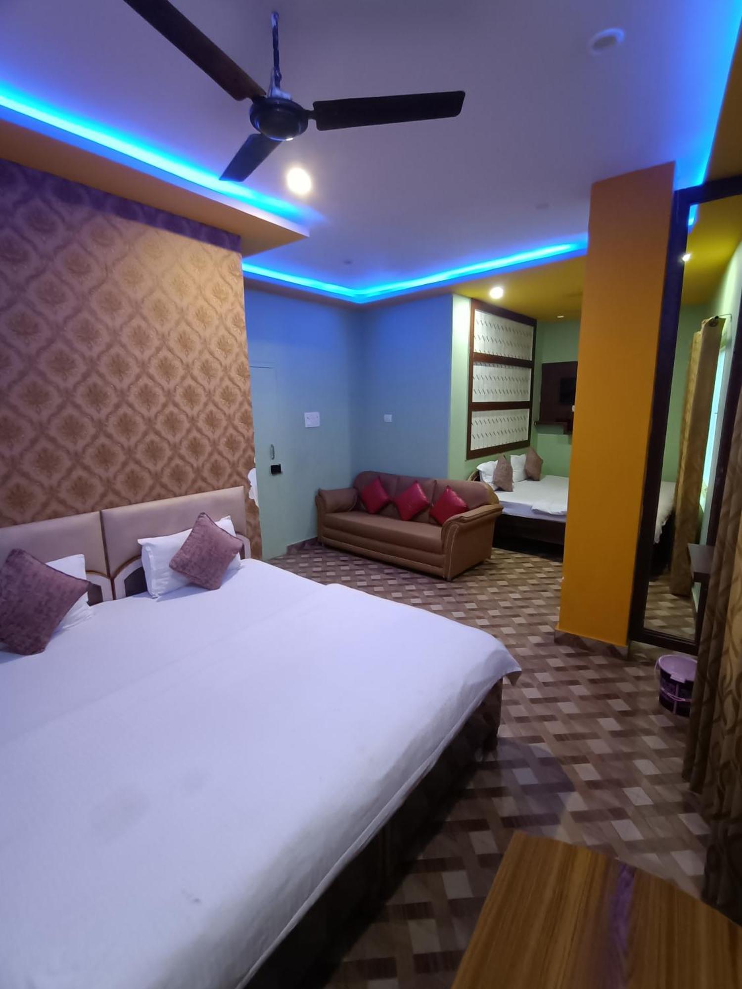 Hotel Picasso Varanasi Prime Location Экстерьер фото