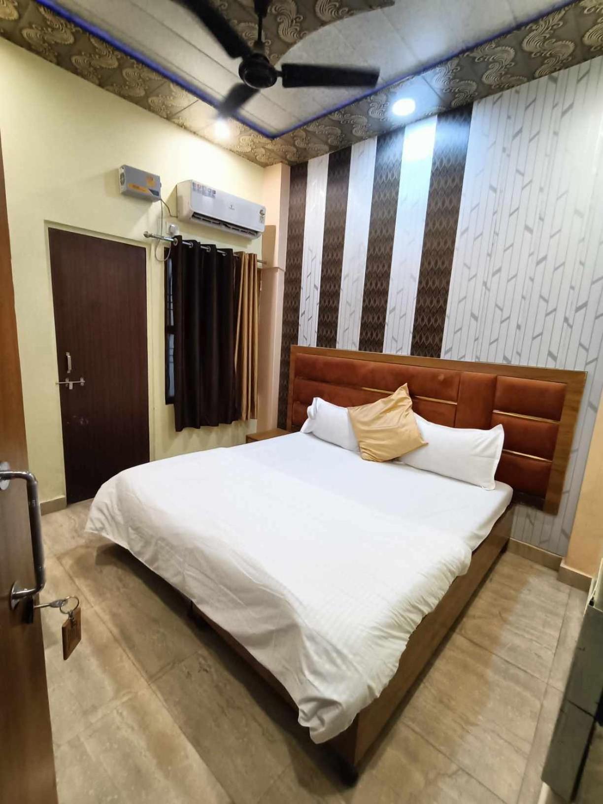 Hotel Picasso Varanasi Prime Location Экстерьер фото