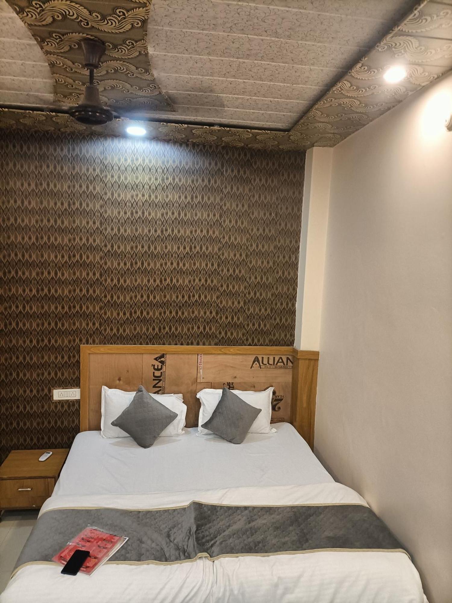 Hotel Picasso Varanasi Prime Location Экстерьер фото