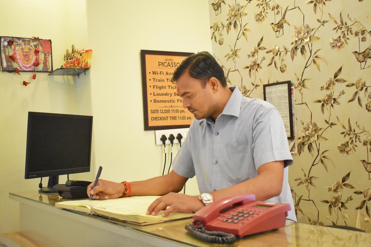 Hotel Picasso Varanasi Prime Location Экстерьер фото